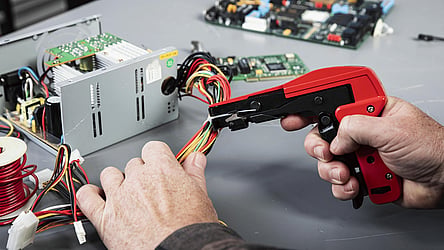 XCE SAS3210TRB IMG MAIN 2