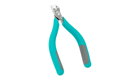 Pointed cutter, angled, wide and robust head