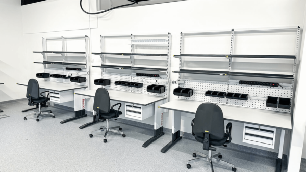 ESD Tisch Premium 1200 x 750 mm, höhenverstellbar – Bild 2